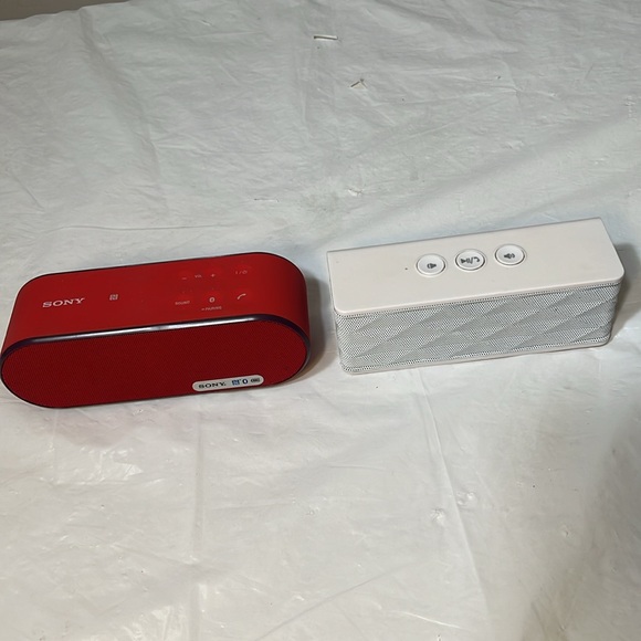 SONY Speaker BOTH SRSX2 Ultra-Portable NFC Bluetooth Wireless Red white - Picture 1 of 11